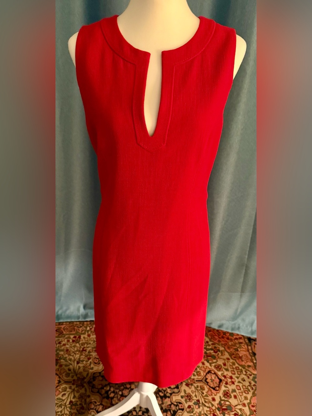 STRENESSE Red Sleeveless Sheath Dress with Notch Neckline